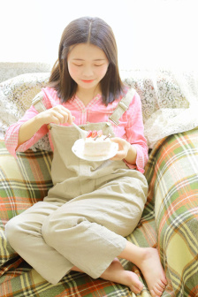 学生娇小嫩白紧小疼叫